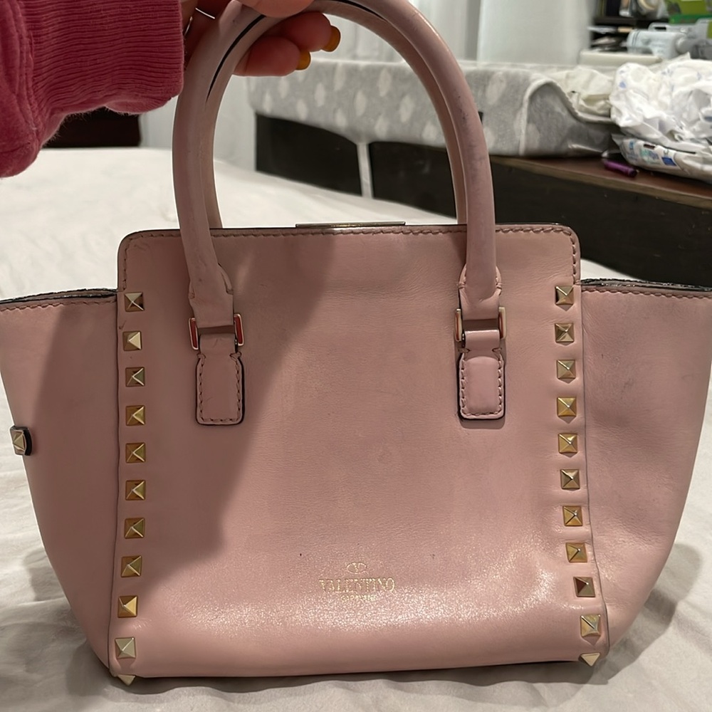 Valentino hand bag in dusty pink - missing a stud - Picture 2 of 12
